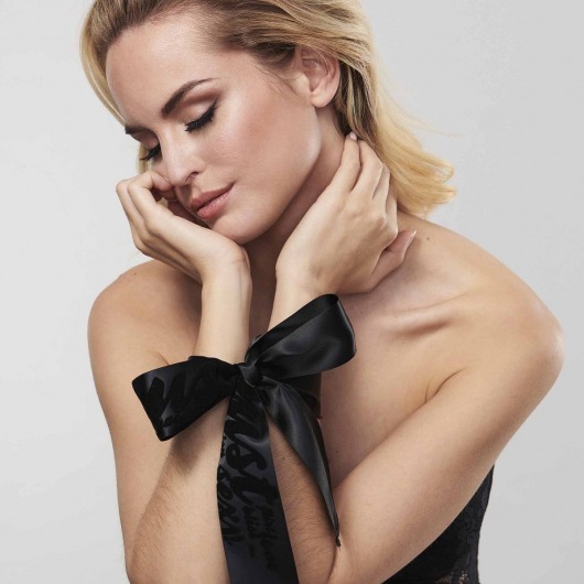 Черные ленты для связывания SILKY SENSUAL HANDCUFFS - Bijoux Indiscrets - купить с доставкой в Королеве