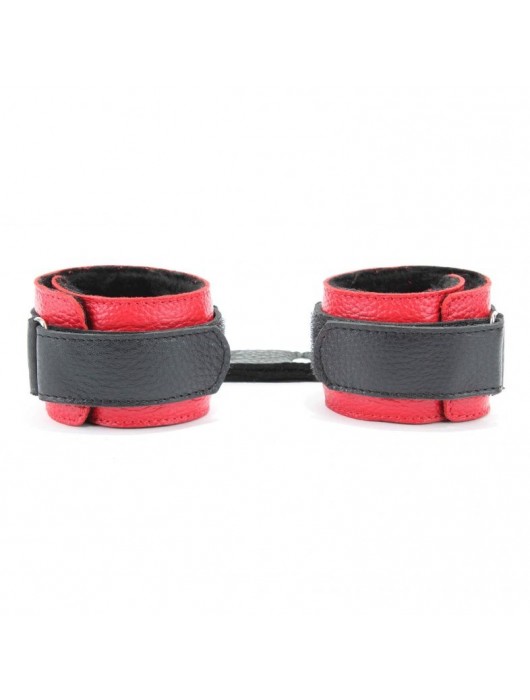 Красно-чёрные кожаные наручники с меховым подкладом - БДСМ Арсенал - купить с доставкой в Королеве
