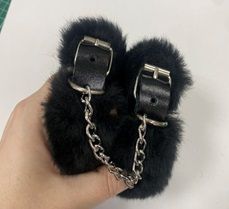 Черные наручники на цепи с меховой опушкой - Лунный свет - купить с доставкой в Королеве